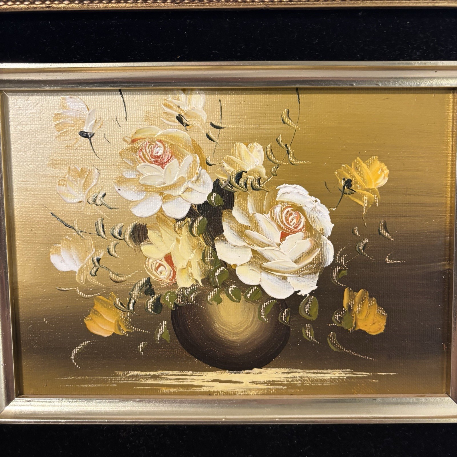 Vtg Floral Oil Painting Ornate Gold & Black Velvet Frame Flowers In Vase 11″×9″