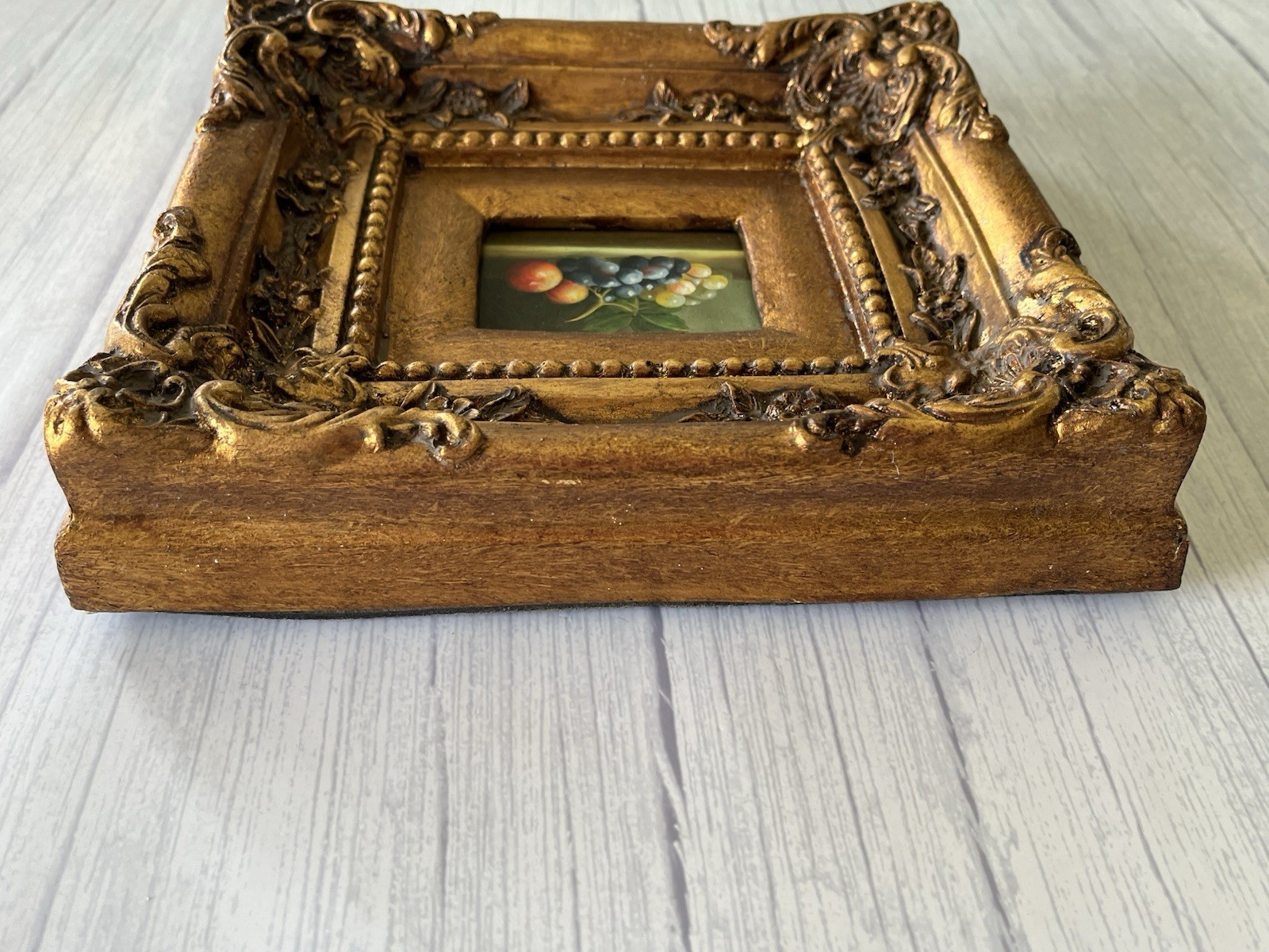 *READ* Fruit Oil Painting Still Life in Heavy Ornate Gold Gilt Frame 10 x 9