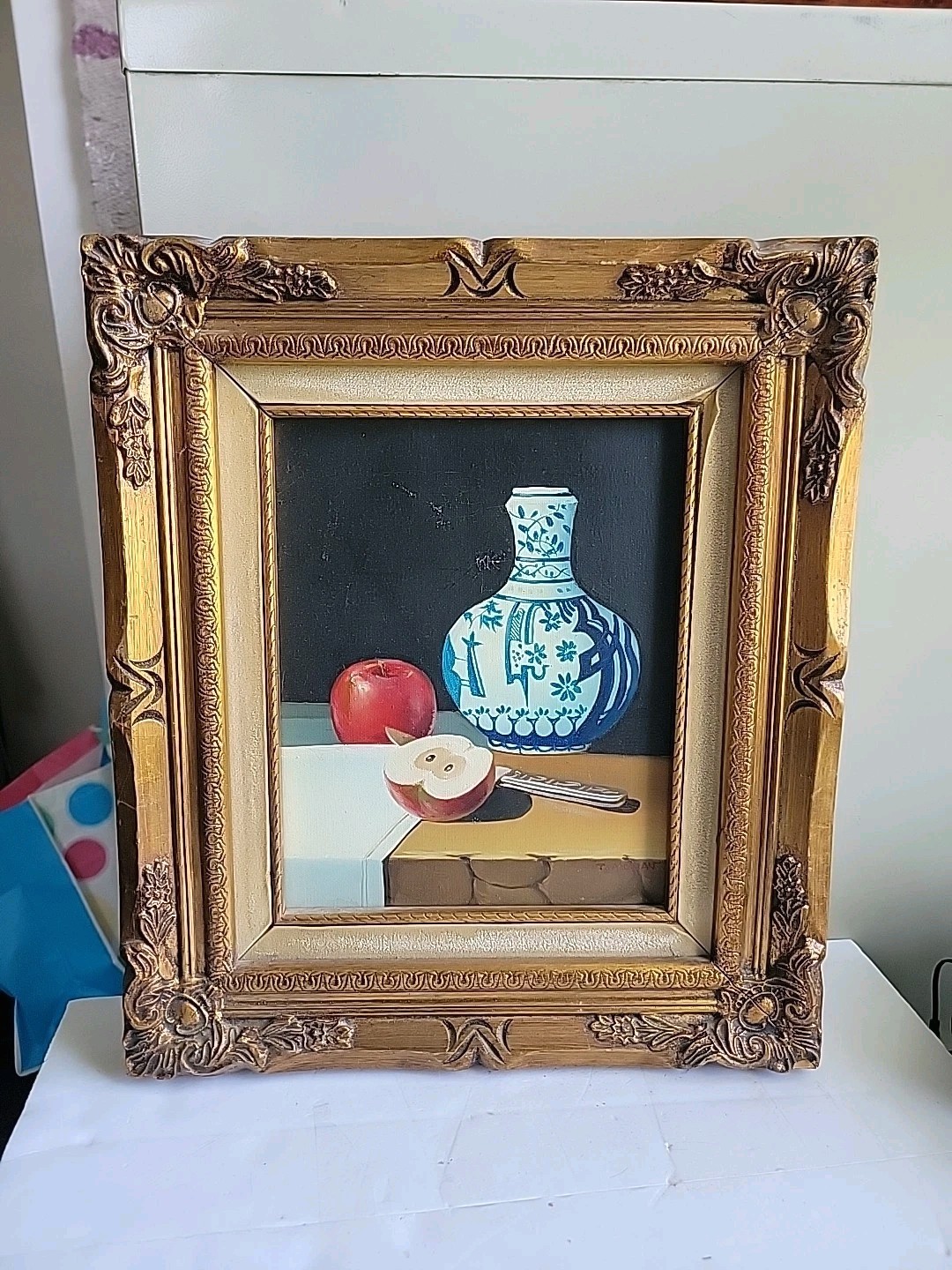 Vintage T. Moran Still Life Oil Painting – Blue & White Chinoiserie Vase – 1984