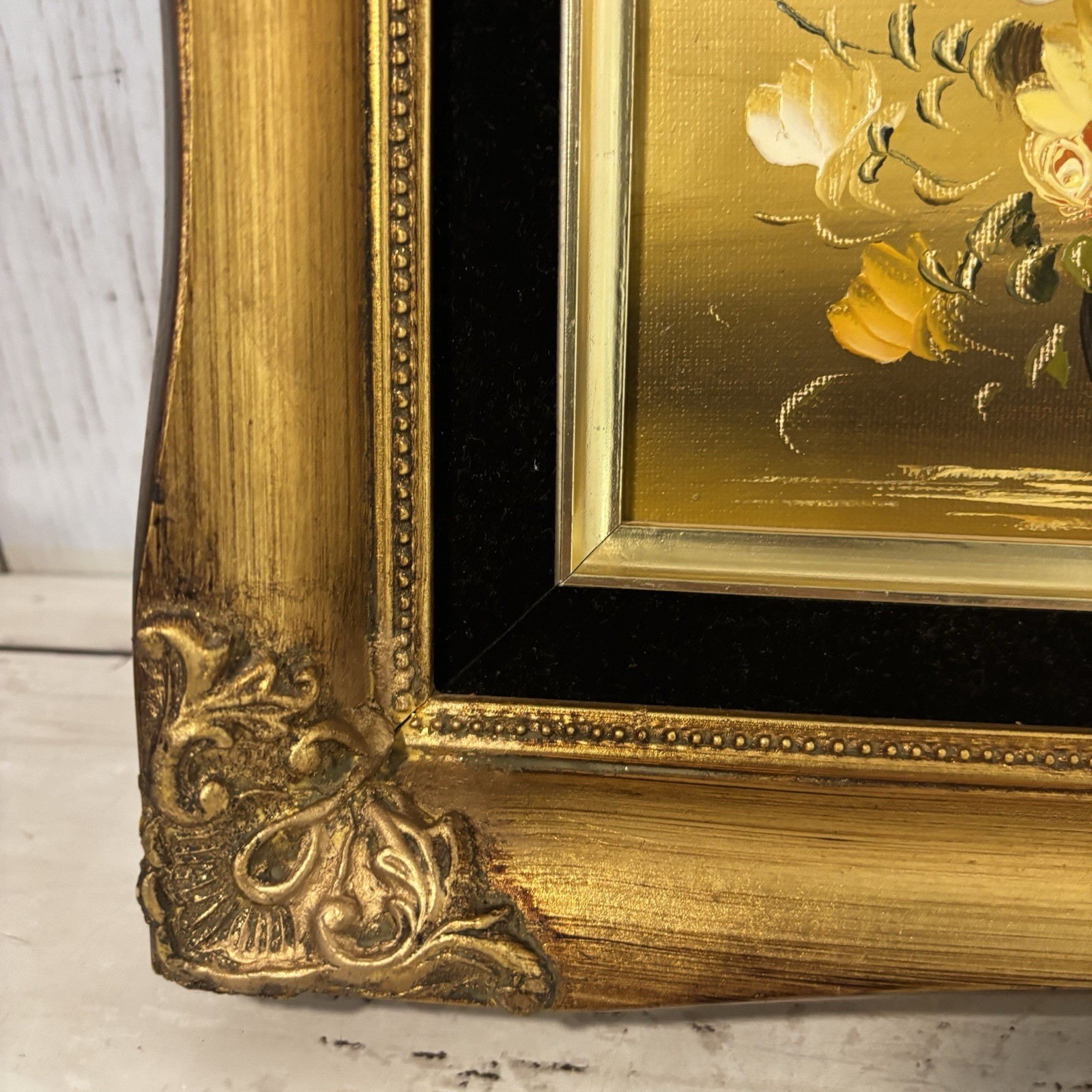 Vtg Floral Oil Painting Ornate Gold & Black Velvet Frame Flowers In Vase 11″×9″