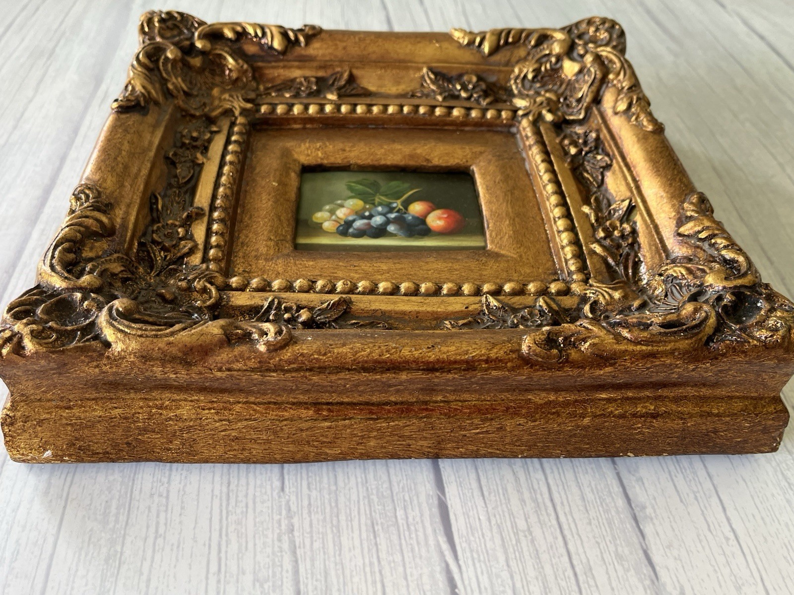 *READ* Fruit Oil Painting Still Life in Heavy Ornate Gold Gilt Frame 10 x 9